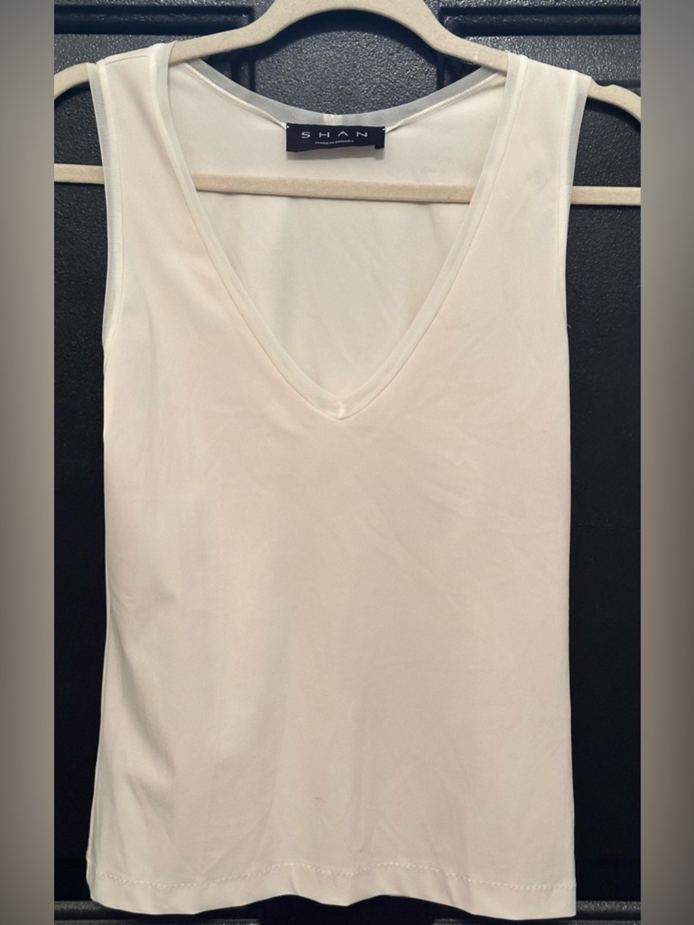 SHAN Cream V-Neck Sleeveless Tank Top women’s Size 8 NWT